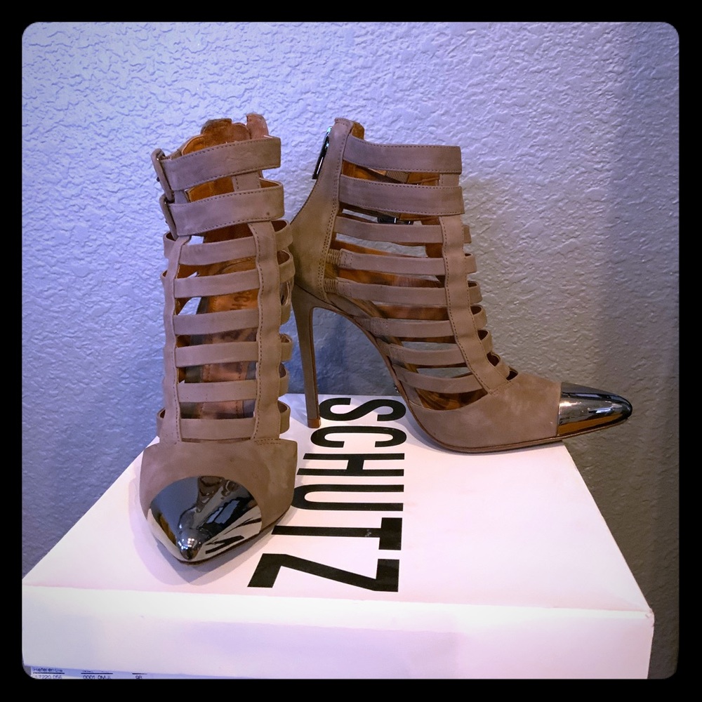 Schutz Taupe leather heels